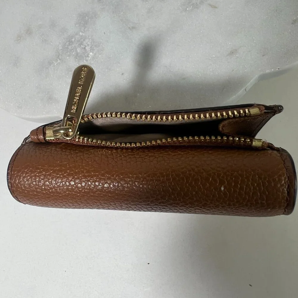 Michael Kors Pebbled Leather Wallet MK Logo Fold‎ overSnap Zip Closure